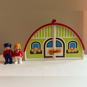 3/$30✨🏡Playmobil Playhouse with 2 Figures. Excellent Condition.